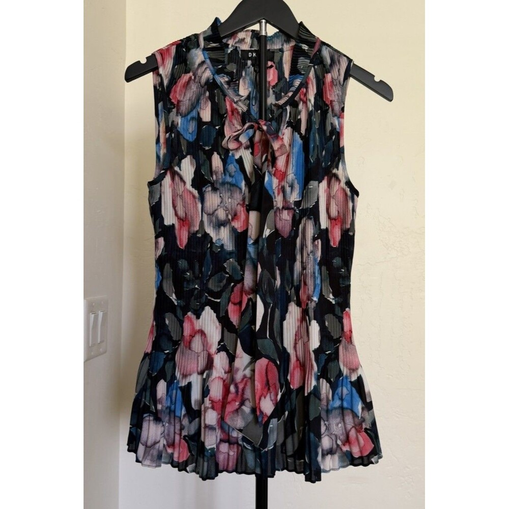 DKNY NWOT Pleated Tie Neck Floral Blouse L Retro Style Career Office Black Pink